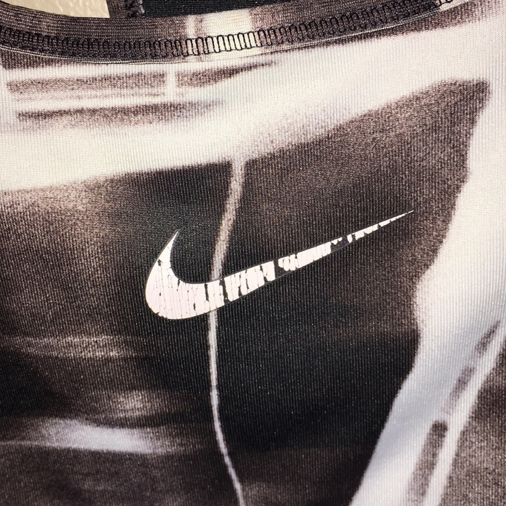Nike sports bra gray black and white size small lighting bolt pattern​​​ - Picture 4 of 7